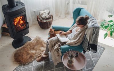 Poêle à bois à 10 cm du mur : est-ce conforme et sans danger ?