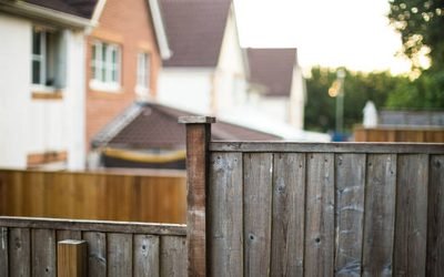 Mon voisin refuse de payer la clôture mitoyenne : que dit la loi ?